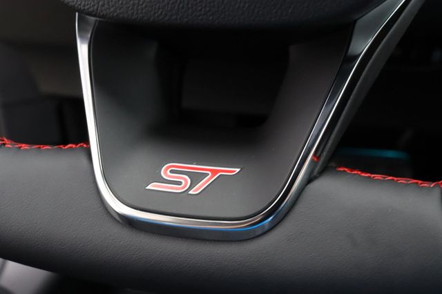 Foto 1 - Focus ST Turnier X 2.3 Automatik 4,99% FIN*, Magnetic Metallic