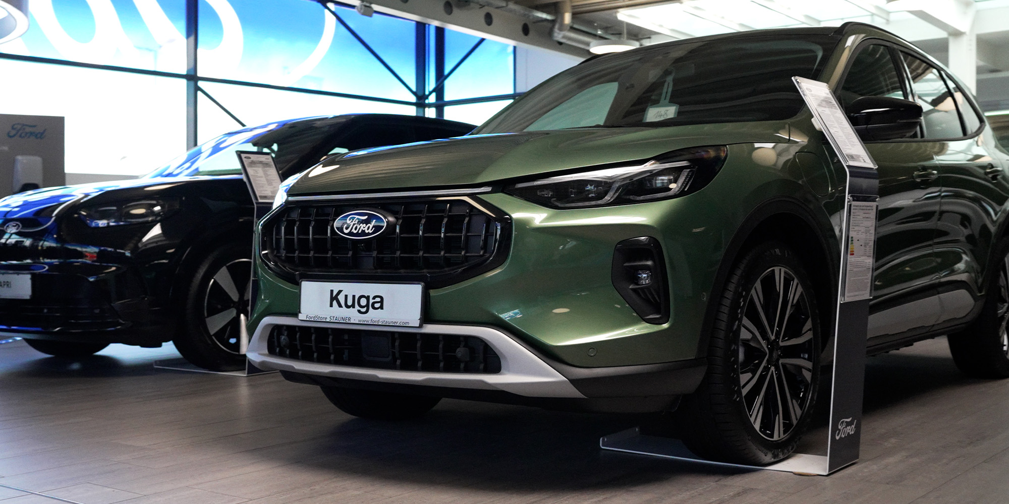grüner kuga im Showroom