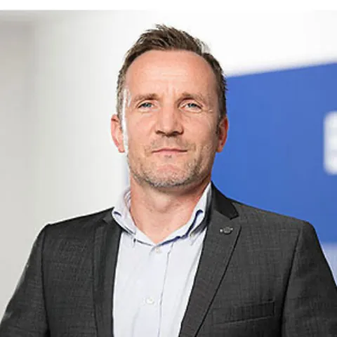 RENÉ GRAUPNER