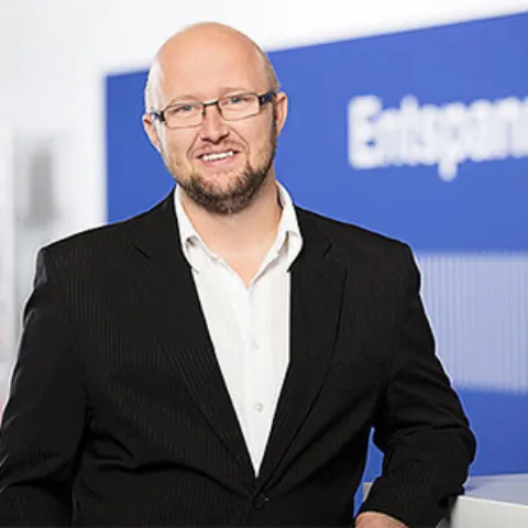MATTHIAS HÖFELE